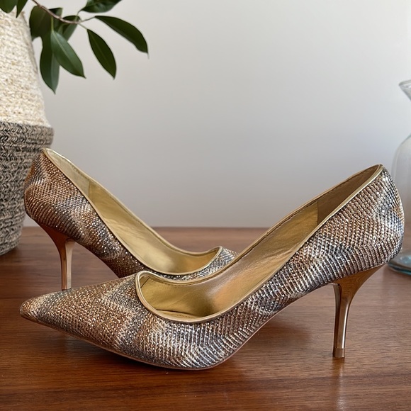 STUNNING Aldo NWOT gold and silver sparkly high heels size 6 - Picture 9 of 9
